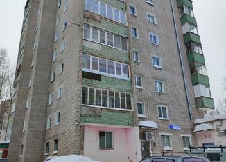 Продается трехкомнатная квартира, 63 м2, Кировская область, улица Физкультурников, 2