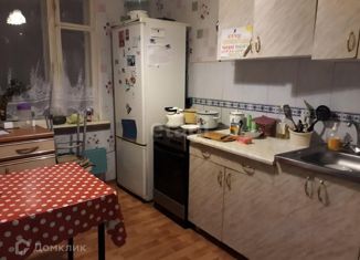 Продаю 2-комнатную квартиру, 48 м2, Екатеринбург, Коммунистическая улица, 85, метро Уралмаш