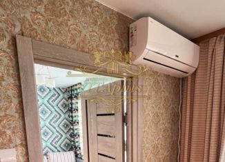 Продам 4-комнатную квартиру, 68 м2, Артём, улица Ленина, 11/4