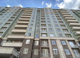 Продам 5-комнатную квартиру, 155 м2, Махачкала, улица Титова, 144к3, ЖК Родные Просторы