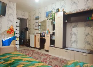 Продается трехкомнатная квартира, 49.8 м2, Смоленская область, улица Академика Петрова, 2