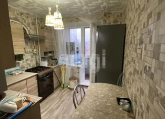 Продам 4-комнатную квартиру, 98.2 м2, поселок городского типа Спирово, Речная улица, 4