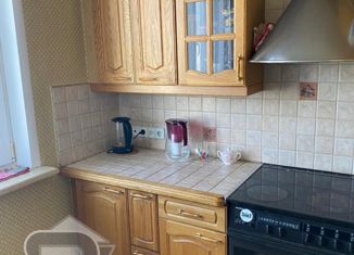Продам двухкомнатную квартиру, 60.9 м2, Москва, улица Декабристов, 10к1, улица Декабристов