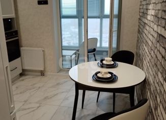 Продаю 1-ком. квартиру, 41.5 м2, Брянск, улица Горбатова, 18