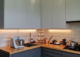 Продам двухкомнатную квартиру, 53.7 м2, Отрадное, улица Гагарина, 18