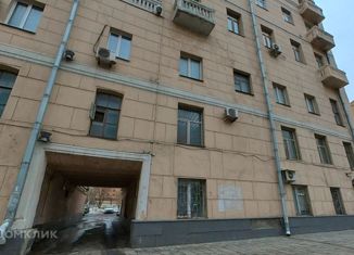 Продается 4-комнатная квартира, 70.6 м2, Москва, метро Добрынинская, улица Большая Якиманка, 35с1