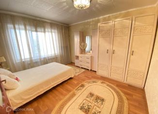 Продается двухкомнатная квартира, 48.4 м2, Астрахань, улица Николая Островского, 152