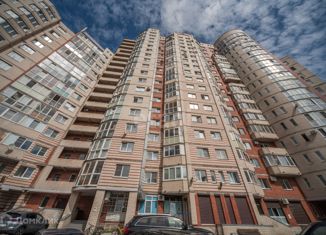 Продается двухкомнатная квартира, 47.3 м2, Санкт-Петербург, улица Ильюшина, 8, метро Комендантский проспект