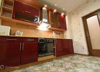 Сдаю 2-ком. квартиру, 85 м2, Республика Башкортостан, улица Ленина, 99