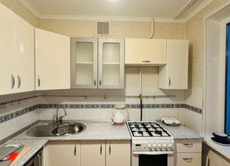 Сдается трехкомнатная квартира, 65 м2, Татарстан, 29-й комплекс, 15