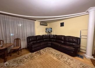 Продам четырехкомнатную квартиру, 129 м2, Свердловская область, Родонитовая улица, 24