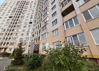 Продам 1-ком. квартиру, 45 м2, Брянск, Белобережская улица, 20, Фокинский район