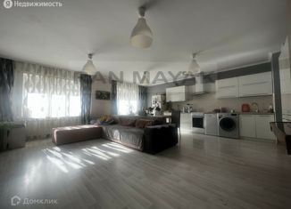 Продам 4-ком. квартиру, 100 м2, Майкоп, улица Чкалова, 65