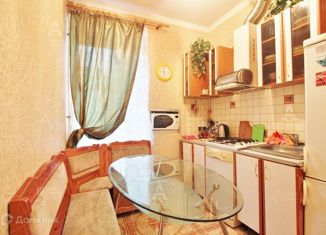 Сдается в аренду 2-комнатная квартира, 70 м2, Санкт-Петербург, Манежный переулок, 15-17, Манежный переулок