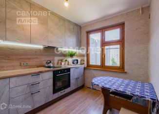 Продажа 3-ком. квартиры, 65 м2, Челябинск, улица Братьев Кашириных, 105А, Калининский район