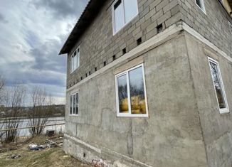 Продам дом, 190 м2, поселок городского типа Каменка, Комсомольская улица