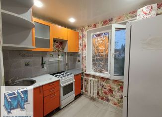 Сдаю в аренду 2-ком. квартиру, 43 м2, Волжский, Молодежная улица, 36