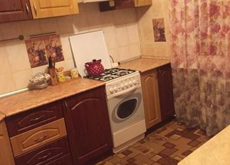 Продам 4-комнатную квартиру, 79 м2, Темрюк, улица Калинина, 10