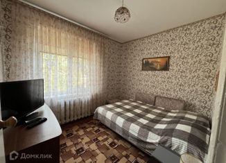 Продам трехкомнатную квартиру, 58 м2, станица Старощербиновская, Краснопартизанская улица, 130