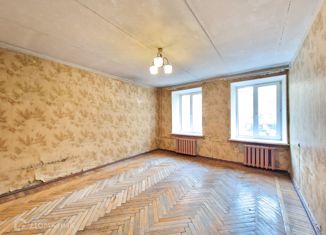 Продаю 2-комнатную квартиру, 55.1 м2, Санкт-Петербург, 2-я линия Васильевского острова, 49Б, метро Спортивная