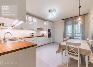 Сдаю 4-ком. квартиру, 128 м2, Санкт-Петербург, Уральская улица, 6, метро Василеостровская