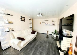 Продается четырехкомнатная квартира, 63.1 м2, Находка, улица Малиновского, 23