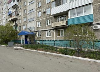 Продам трехкомнатную квартиру, 61 м2, Хабаровский край, проспект Победы, 12к2