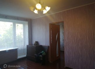 Продается двухкомнатная квартира, 44 м2, поселок Глубокое, Комсомольская улица, 42