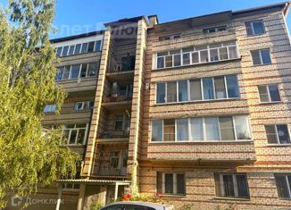 Продается 2-комнатная квартира, 65 м2, Краснодарский край, улица Маршала Жукова, 16