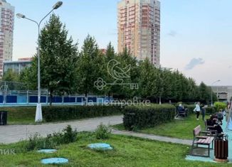 Продаю 2-комнатную квартиру, 62.5 м2, Москва, Большая Очаковская улица, 1, станция Аминьевская