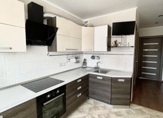 Продам 3-комнатную квартиру, 74 м2, Магнитогорск, проспект Карла Маркса, 222