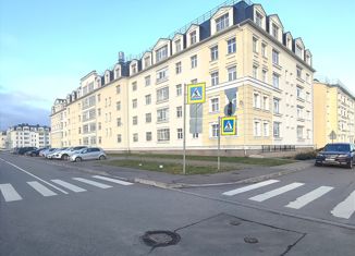 Продаю 2-ком. квартиру, 76 м2, Пушкин, Анциферовская улица, 14к1