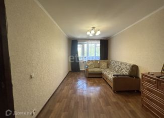 Продается 3-комнатная квартира, 63 м2, Саратовская область, улица Ломоносова, 37
