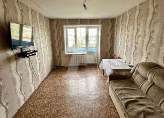 Продаю 3-комнатную квартиру, 65 м2, Минеральные Воды, улица Дружбы, 32