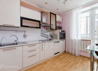 Сдам 3-ком. квартиру, 95 м2, Казань, улица Достоевского, 52