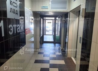 Продается 1-комнатная квартира, 35.8 м2, Волгоград, улица Расула Гамзатова, 19, район Семь Ветров