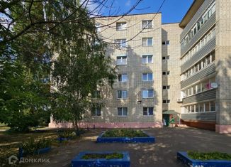 Продаю четырехкомнатную квартиру, 81.7 м2, посёлок Строитель, микрорайон Южный, 6А