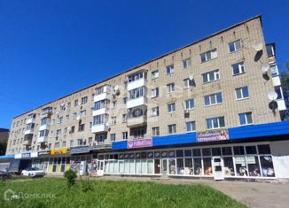 Продажа 3-ком. квартиры, 49 м2, Смоленск, улица Академика Петрова, 2