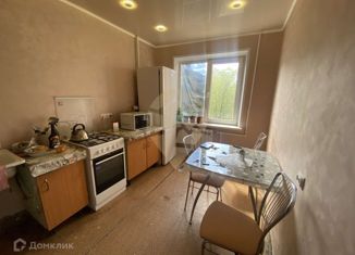 Сдаю 3-ком. квартиру, 63 м2, Старый Оскол, микрорайон Рудничный, 11А