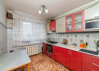 Продам 3-комнатную квартиру, 62 м2, Курган, Чернореченская улица, 59, район Рябково