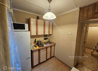 Продается 2-комнатная квартира, 45 м2, Москва, улица Коновалова, 7, метро Стахановская