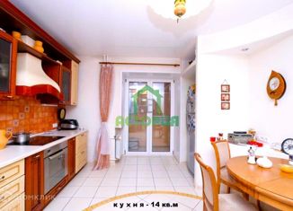 Продаю трехкомнатную квартиру, 111.3 м2, Красноярск, улица Дубенского, 4Ж