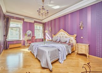 Продаю 3-комнатную квартиру, 130.7 м2, Санкт-Петербург, 8-я линия Васильевского острова, 37, 8-я линия Васильевского острова