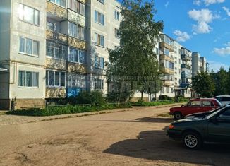3-комнатная квартира на продажу, 62.5 м2, посёлок городского типа Озёрный, улица Строителей, 19А