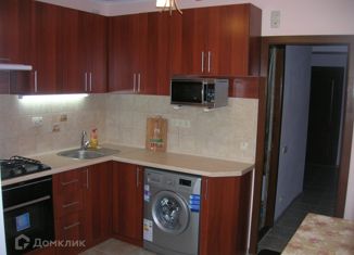 Сдам в аренду 2-комнатную квартиру, 65 м2, Севастополь, улица Адмирала Юмашева, 19В