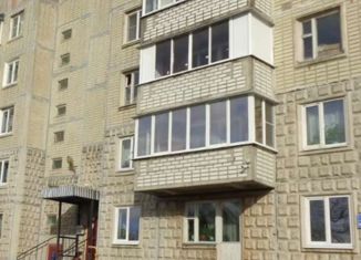 Продам двухкомнатную квартиру, 50 м2, Луга, территория Луга-3, 8/66