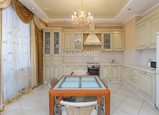Продаю 3-комнатную квартиру, 100 м2, Новосибирск, Центральный район, улица Семьи Шамшиных, 16