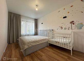 Продам 2-ком. квартиру, 57 м2, Казань, улица Баки Урманче, 4к1