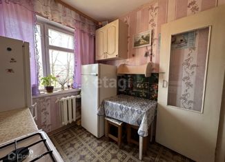 Продаю 1-комнатную квартиру, 30 м2, Луга, проспект Кирова, 101