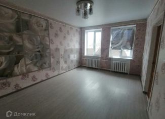 Двухкомнатная квартира на продажу, 46 м2, Новокубанск, улица Нева, 40